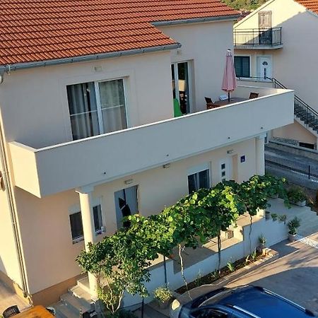 Apartment Anamaria Sibenik Bagian luar foto