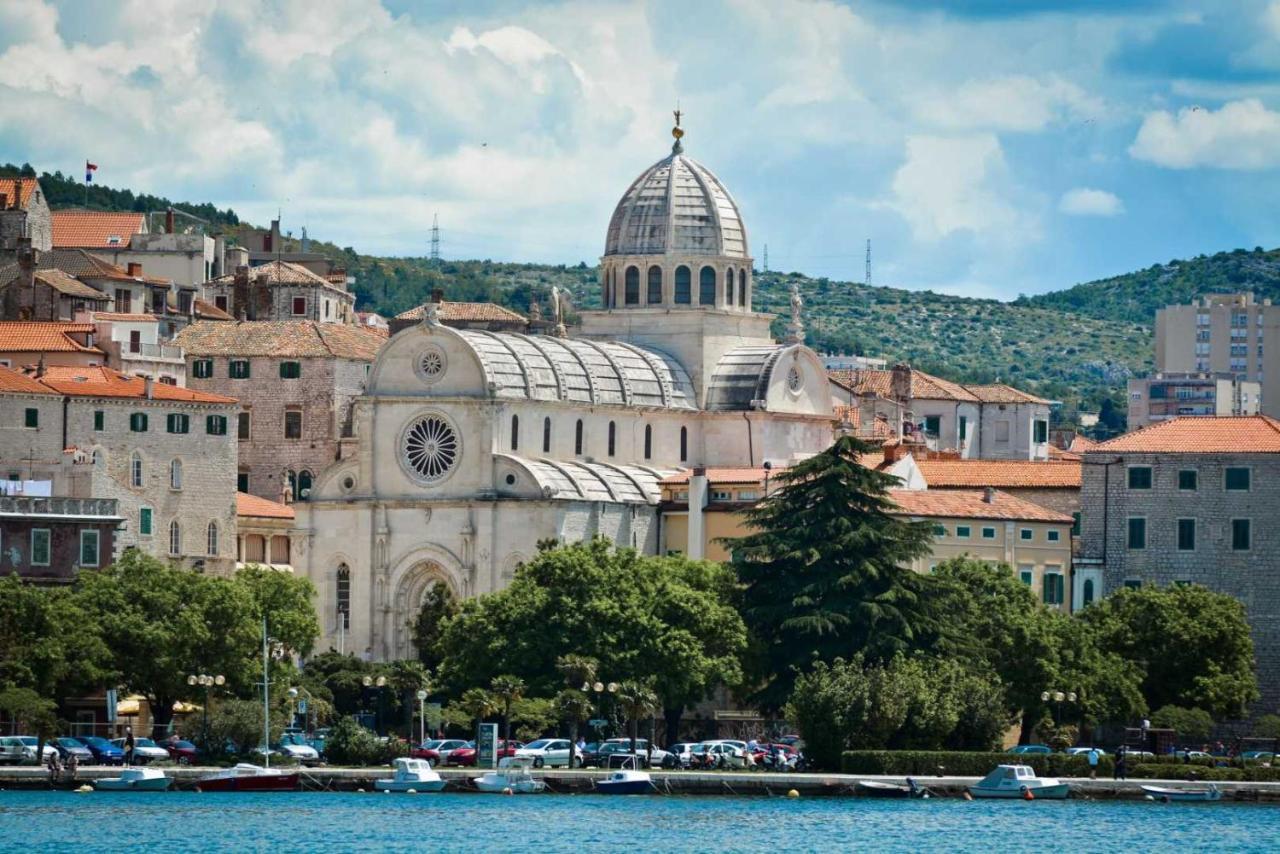 Apartment Anamaria Sibenik Bagian luar foto