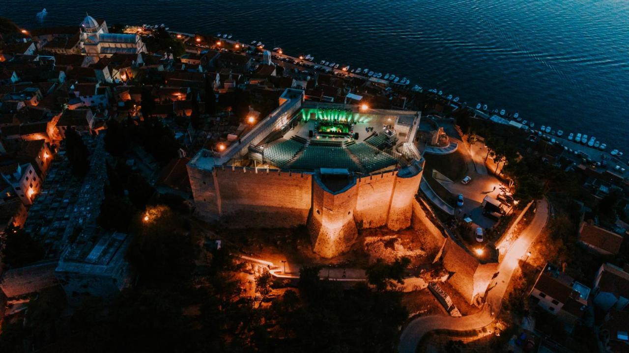 Apartment Anamaria Sibenik Bagian luar foto