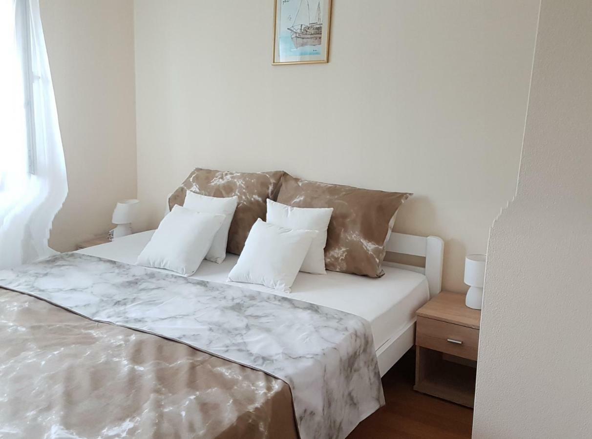 Apartment Anamaria Sibenik Bagian luar foto