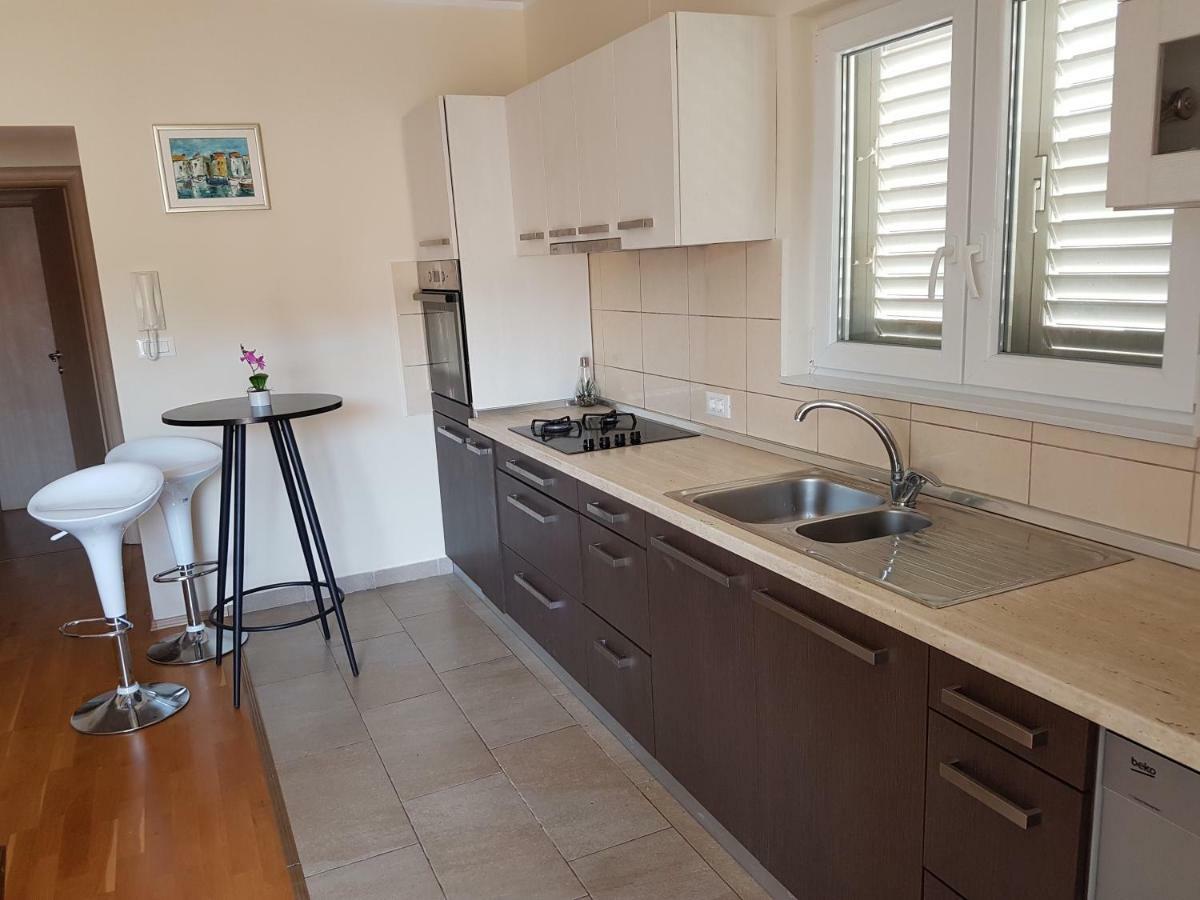 Apartment Anamaria Sibenik Bagian luar foto